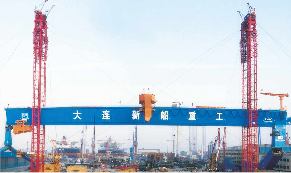 大連新船重工—600t門式起重機(jī)安裝  國家級工法